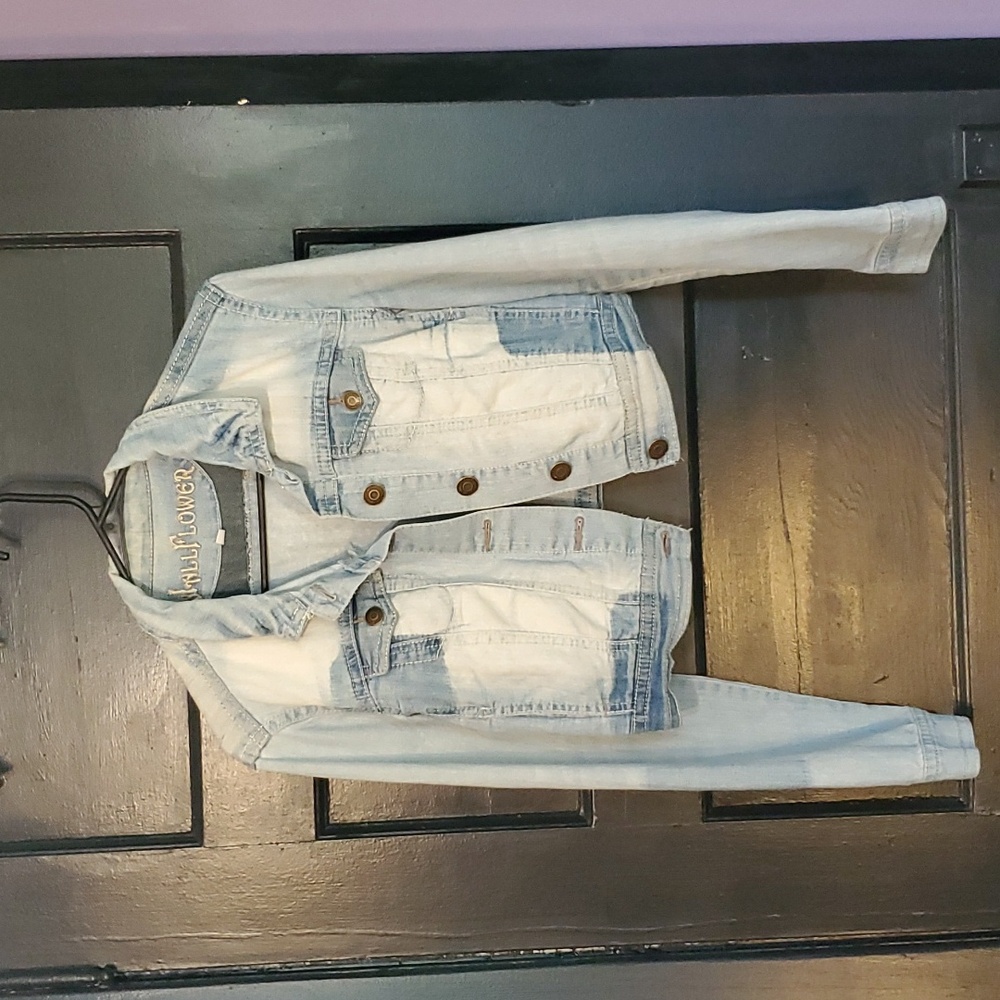 Cropped Denim Jacket - Picture 3 of 3